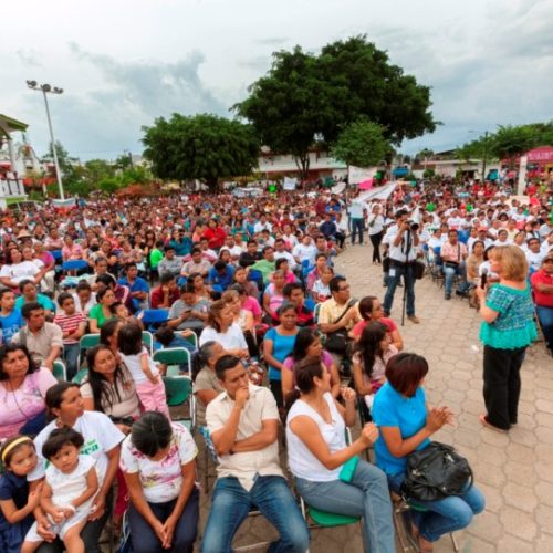 #Oaxaca @TitiRoC @LauraVignonC Encabeza Beatriz Rodríguez Casasnovas dos eventos multitudinarios en Xoxocotlán