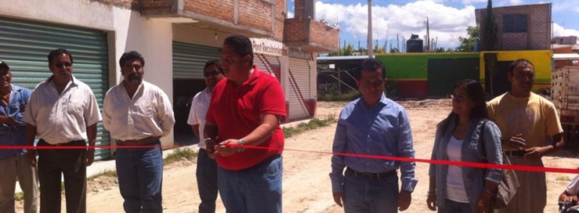 #Oaxaca Inaugura Presidente Municipal de Nochixtlán sistema de drenaje sanitario en la colonia Adolfo López Mateos 