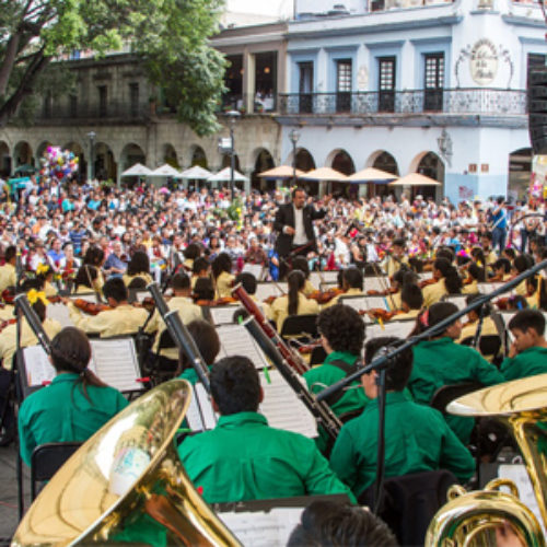 Ofrece Orquesta Sinfónica “Esperanza Azteca” magno concierto en el Zócalo