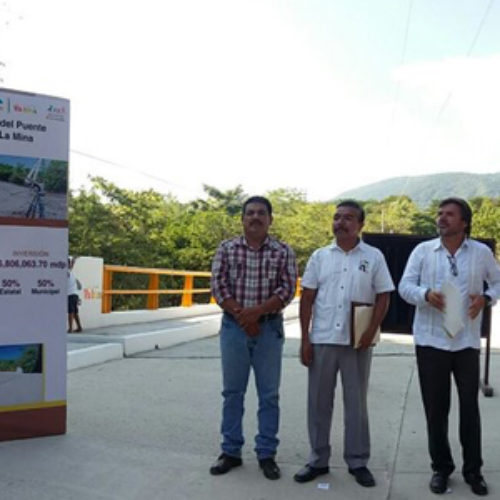 Inaugura José Zorrilla obras de infraestructura en Santa María Huatulco