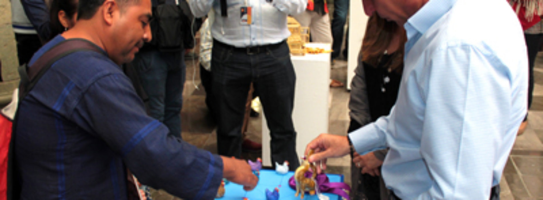 Inaugura Gabino Cué Concursos de Nacimientos y del Juguete Popular Oaxaqueño 2015
