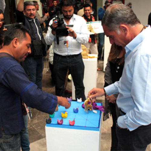 Inaugura Gabino Cué Concursos de Nacimientos y del Juguete Popular Oaxaqueño 2015
