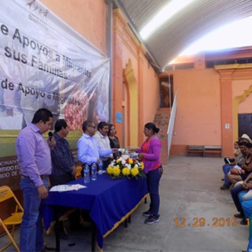 Entrega IOAM recursos del FAM 2015 en municipios de la Mixteca