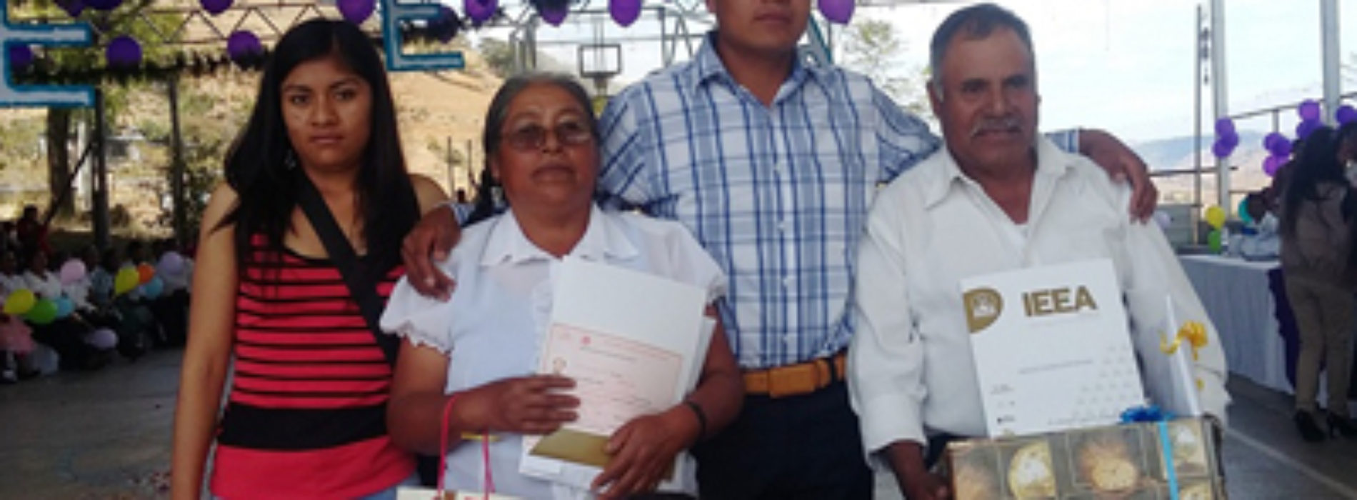 Autoridades mixtecas cursan su educación básica en el IEEA