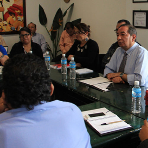 Acuerdan IEEA y sindicalizados, estrategias contra el rezago educativo en Oaxaca