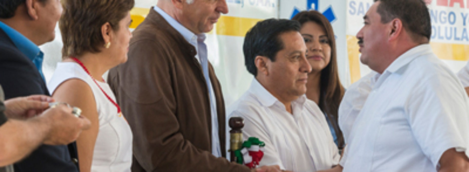 Con la entrega de 424 ambulancias a municipios, Gobierno de Oaxaca avanza con 91% en meta sexenal