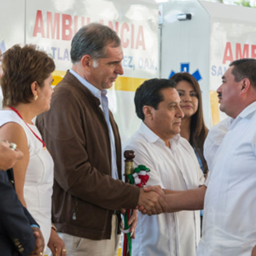 Con la entrega de 424 ambulancias a municipios, Gobierno de Oaxaca avanza con 91% en meta sexenal