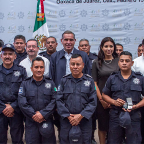 Ratifica Gabino Cué su convicción para fortalecer y dignificar a cuerpos de seguridad pública de Oaxaca