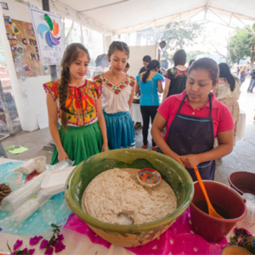 Impulsa IEEPO y Secundaria “Moisés Sáenz” rescate de la cultura, arte y gastronomía de Oaxaca