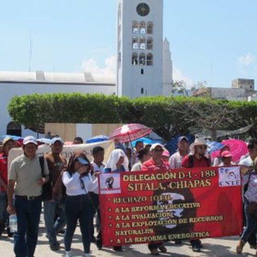 Maestros de Chiapas inician paro de 24 horas con bloqueos