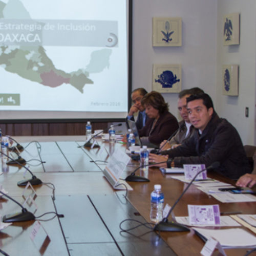 Gobierno de Oaxaca y SEDESOL fortalecerán programas sociales, para abatir la pobreza en Oaxaca: Gabino Cué