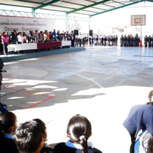 Participan escolares de Oaxaca y Guanajuato en Intercambio Académico, Cultural y Deportivo