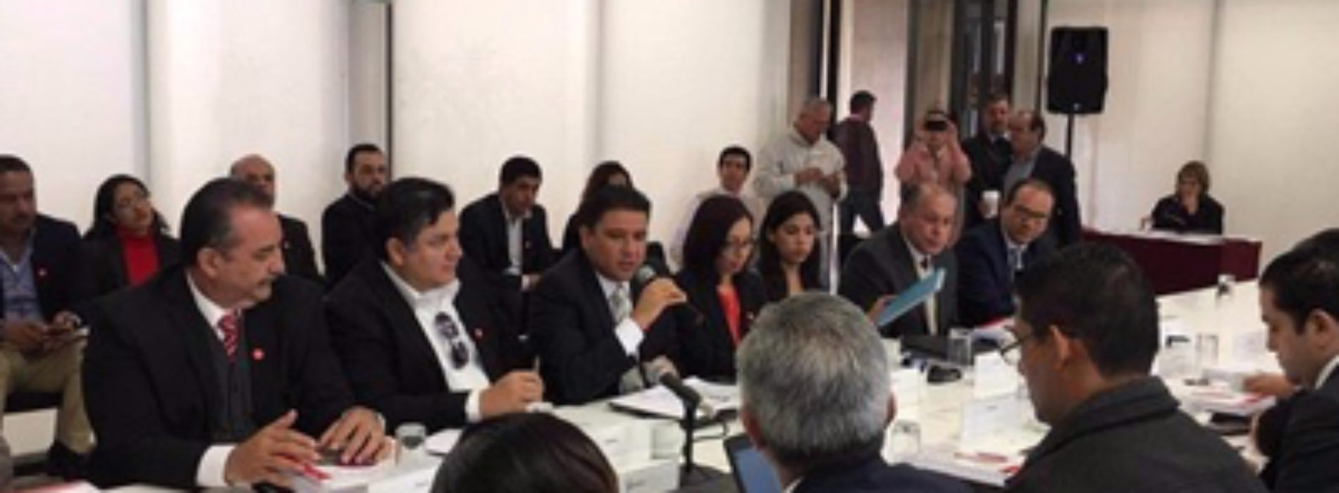 Gobierno de Oaxaca participa en reunión para mejoras municipales