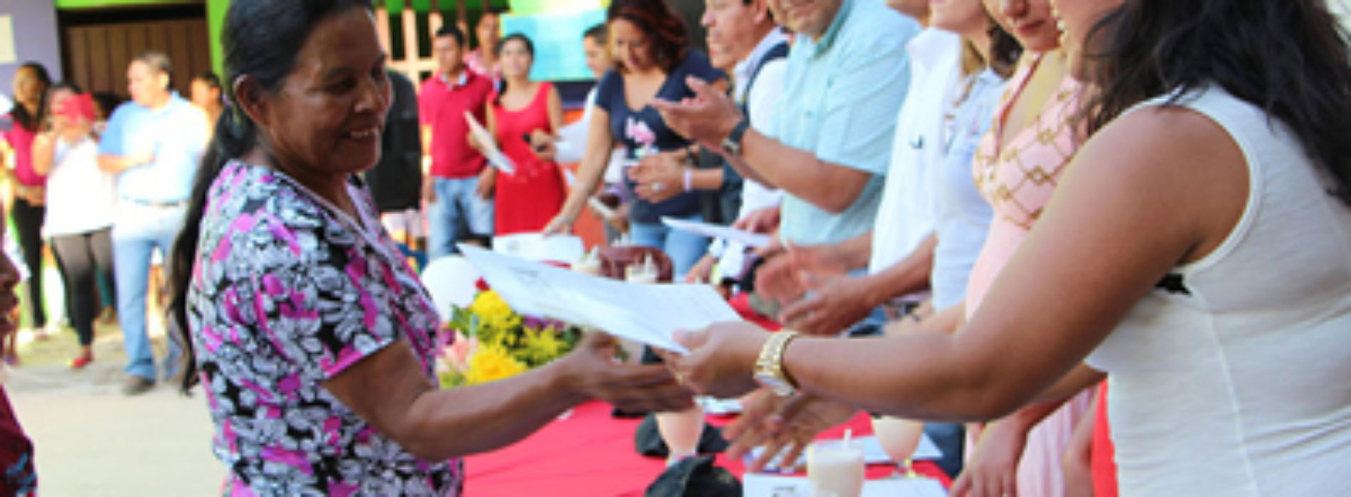 Gobierno de Oaxaca contribuye al desarrollo de las comunidades con educación para adultos
