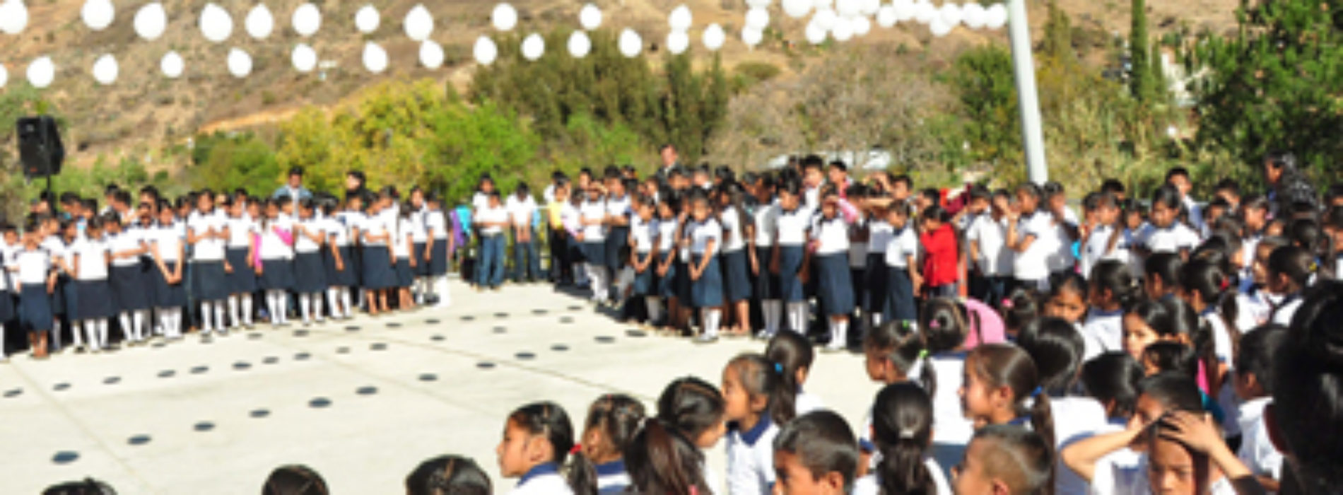 Entrega IEEPO recursos a escuela primaria indígena “Redención”, en Santa María Peñoles