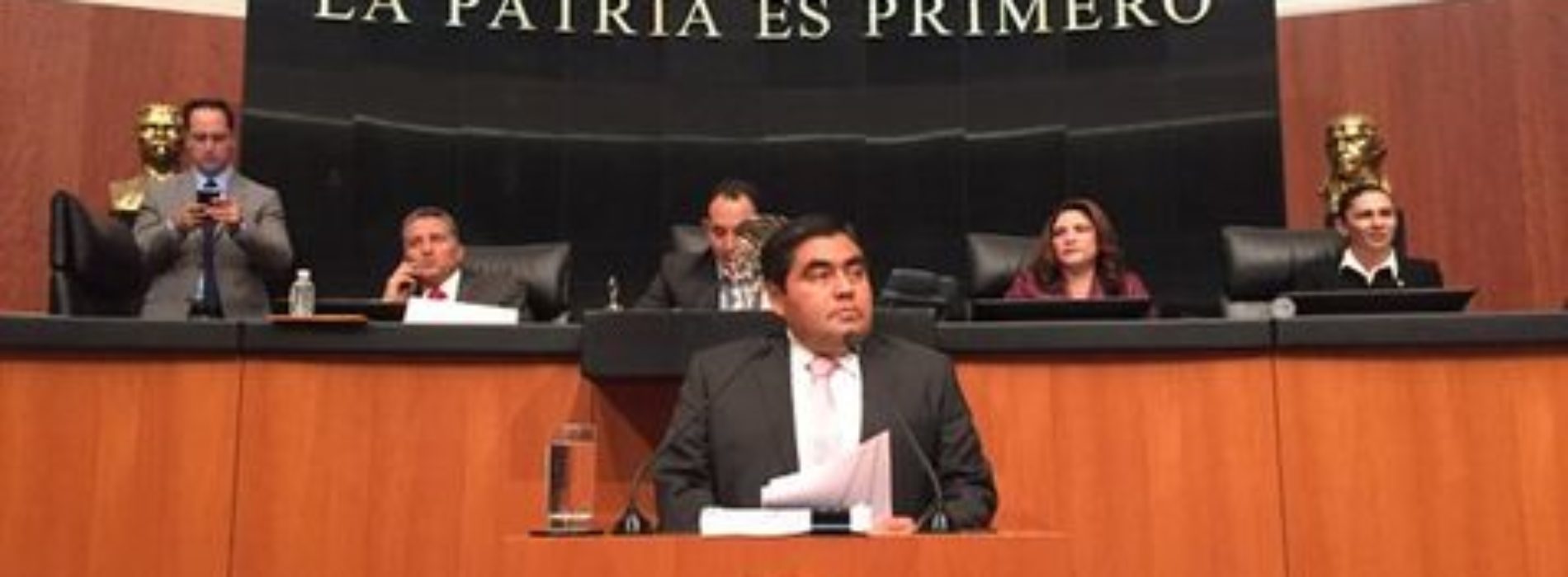 PRD presenta inciativa anticorrupción contra moches y en pro del 3 de 3