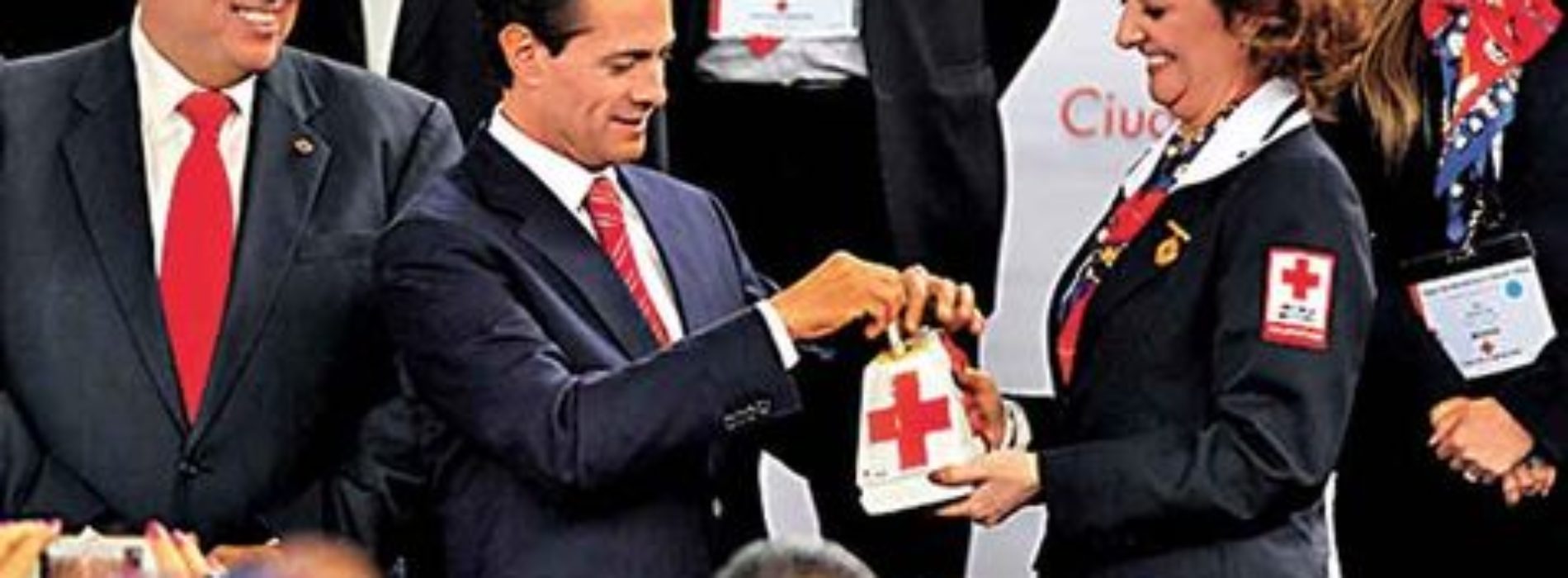 Convoca Peña Nieto a ayudar a la Cruz Roja