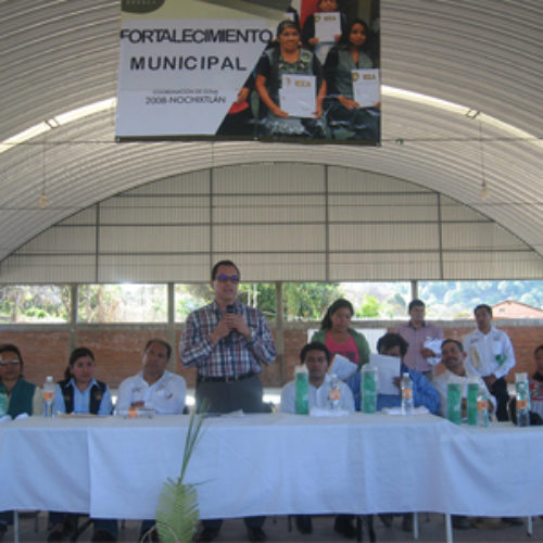 Garantiza Gobierno Estatal servicios básicos en San Pedro Topiltepec