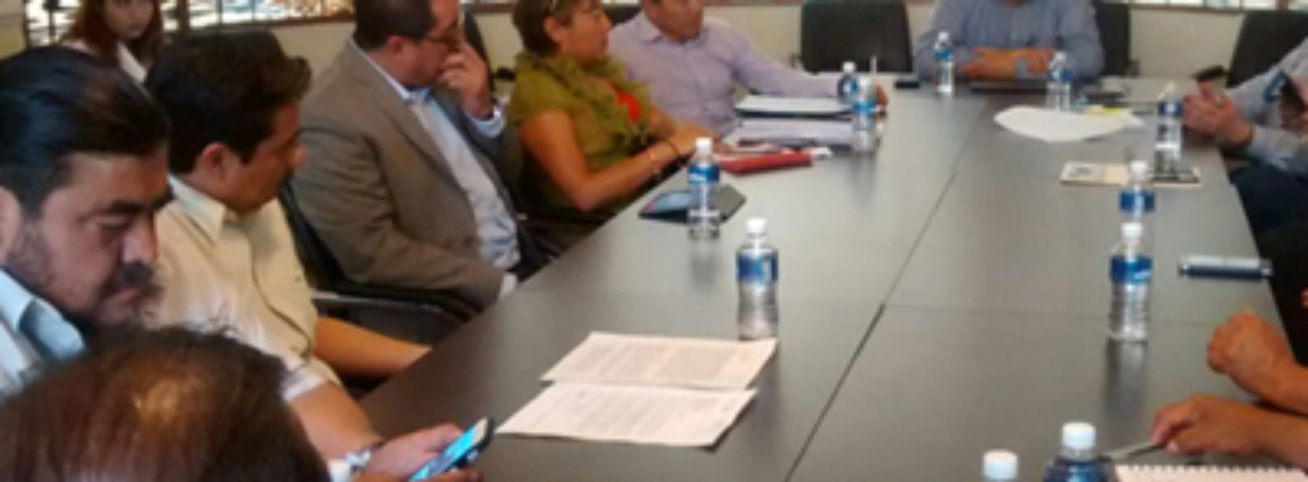 Dialogan Autoridades con San Agustín de las Juntas para solucionar tema del Aeropuerto