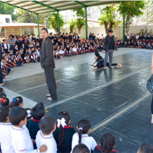Presentan danza contemporánea en primarias del estado