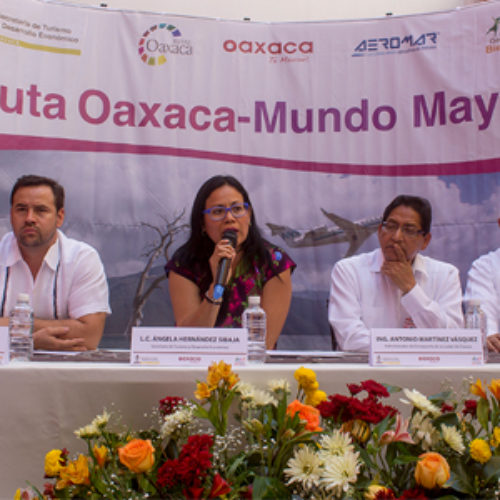 Con más y mejores frecuencias de vuelo, Oaxaca fortalece su conectividad aérea: Gabino Cué