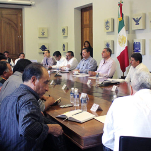 Llama Gabino Cué al Congreso de Oaxaca a dar proceso legislativo a Ley Indígena