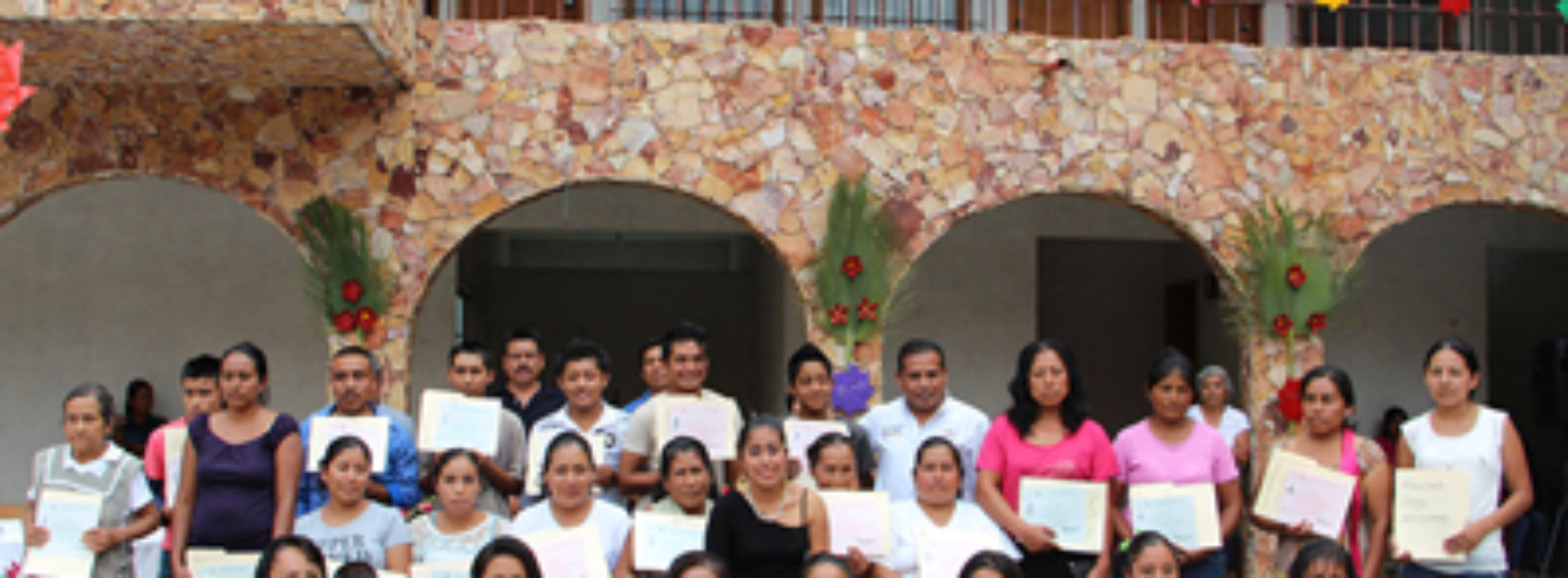 Asesores del IEEA contribuyen a reducir el analfabetismo y rezago educativo de Oaxaca