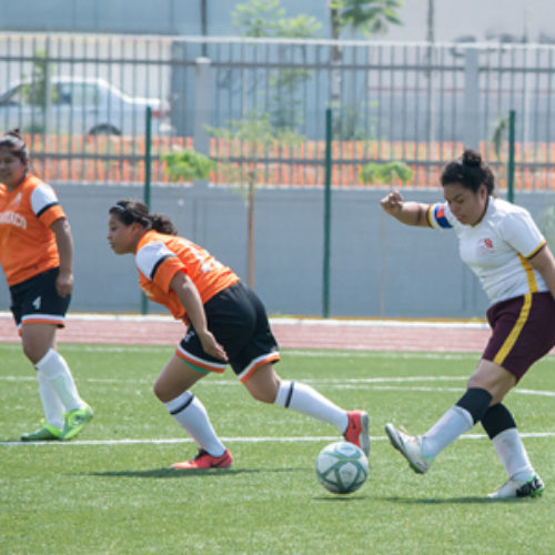 Entusiasmo en los encuentros de fútbol femenil del LX Evento Prenacional Deportivo de los Tecnológicos