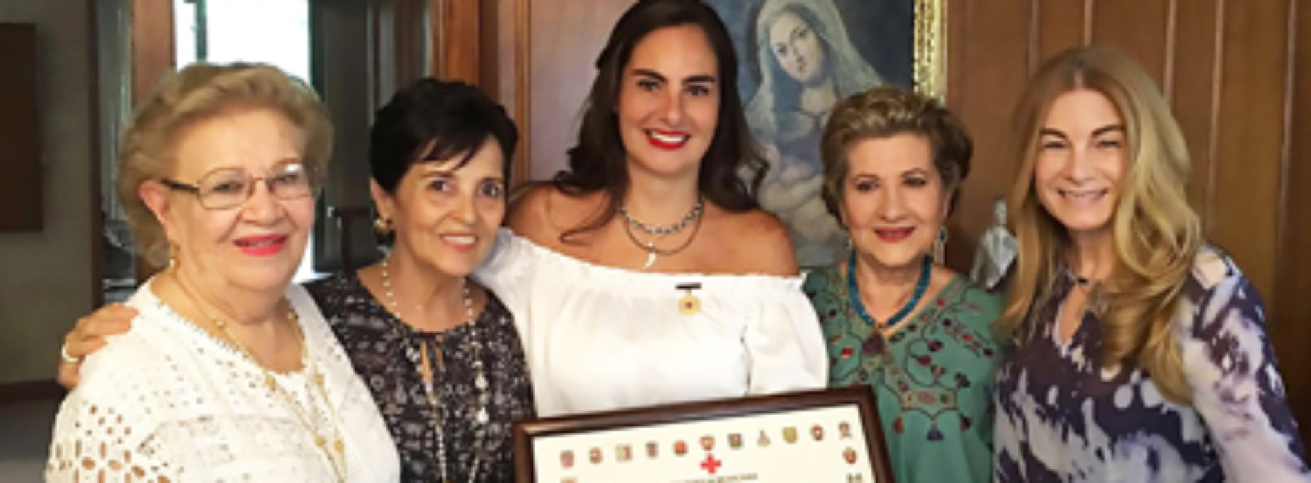 Entrega Cruz Roja Mexicana Medalla de Oro a Mané Sánchez Cámara