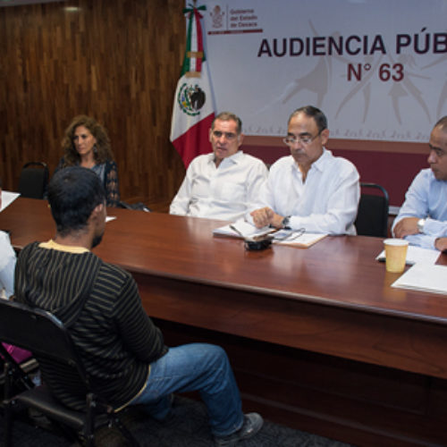 Atiende Gabino Cué planteamientos ciudadanos en la 63 Audiencia Pública