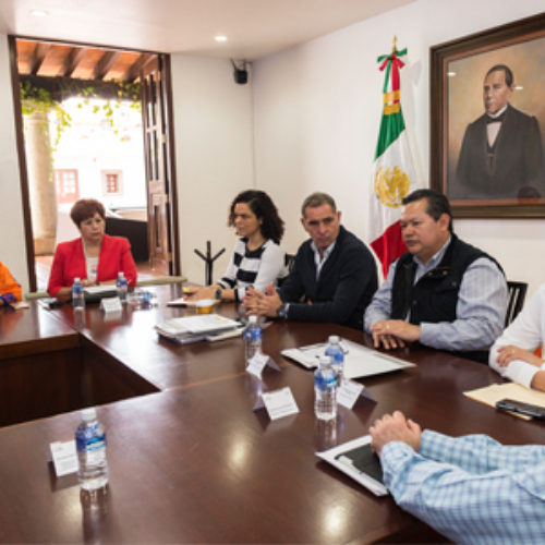 Recibe Gabino Cué a senadores y diputados de la Comisión de Seguimiento a los hechos ocurridos en Nochixtlán