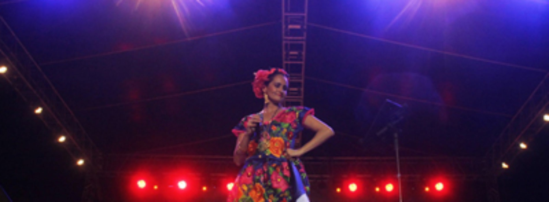 Susana Harp ofrece su Guelaguetza Musical en la Plaza de la Danza