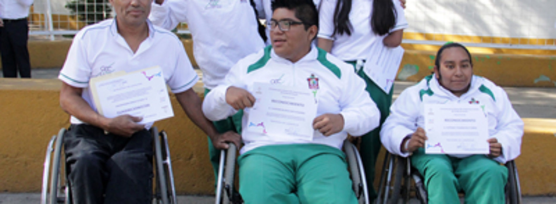 Reconoce DIF Estatal participación de atletas en Paralimpiada Nacional Juvenil 2016