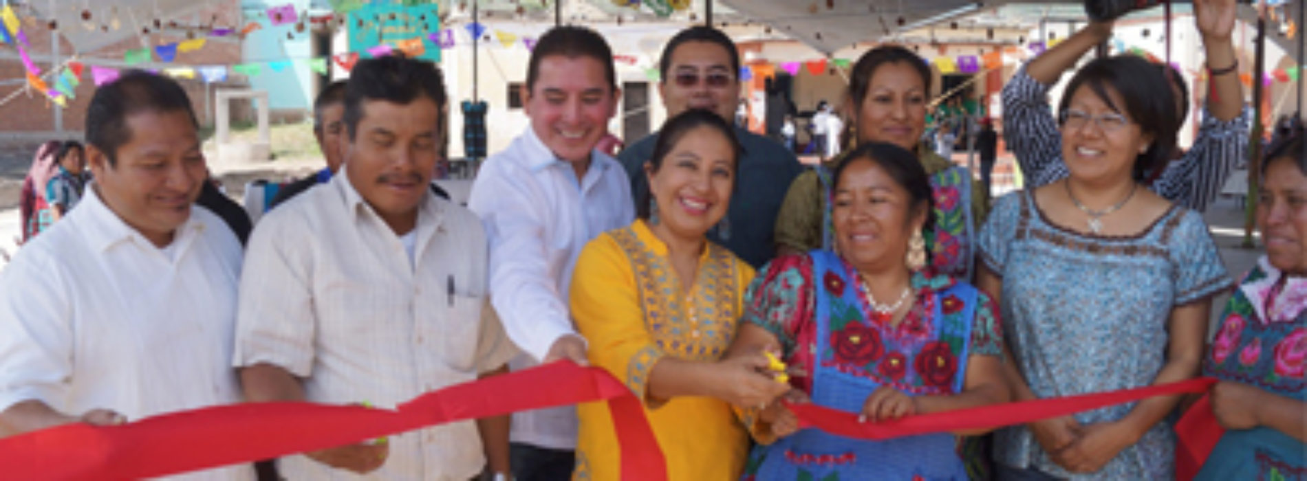 Realizan Primera Feria del Barro Rojo en San Marcos Tlapazola