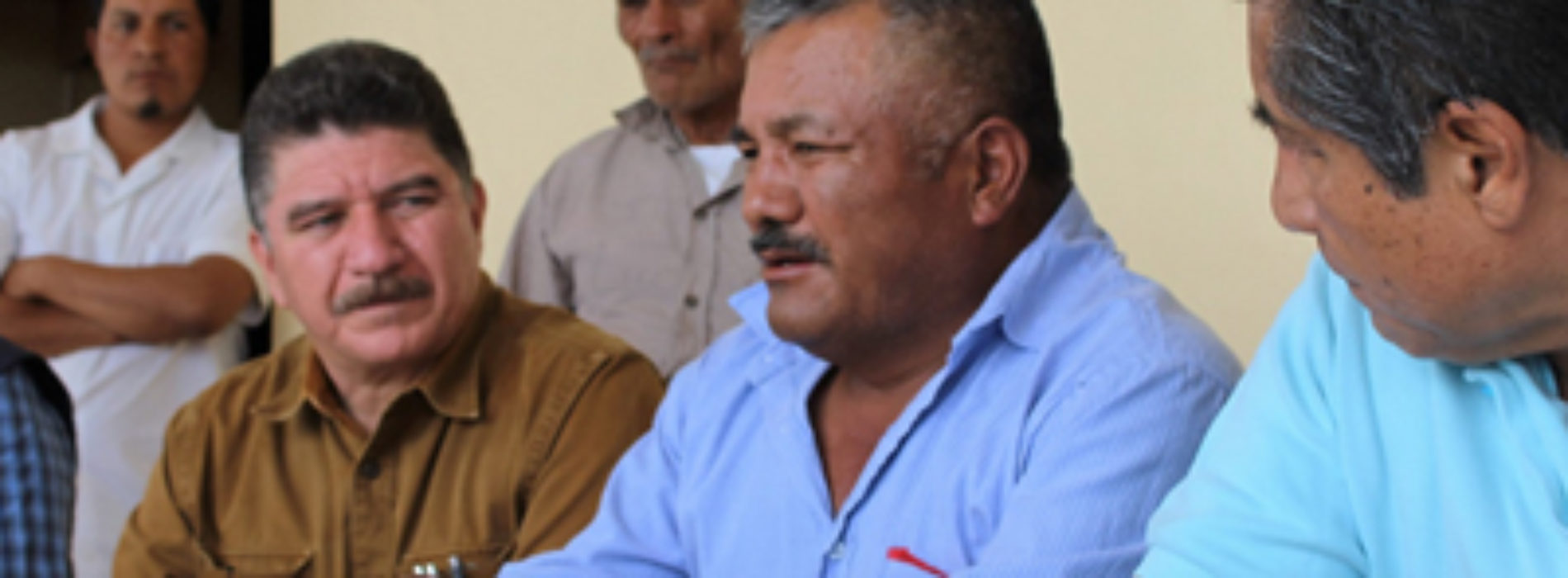 Cumple Gobierno de Gabino Cué con habitantes de Santa Cruz y Santiago Mitlatongo: SINFRA