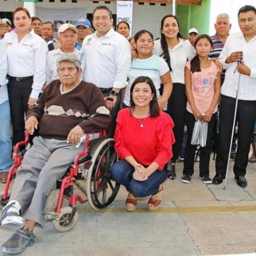 Entrega Beneficencia Pública 646 aparatos auditivos en Oaxaca.