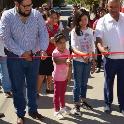 Inauguran obras de pavimentación en la cabecera municipal