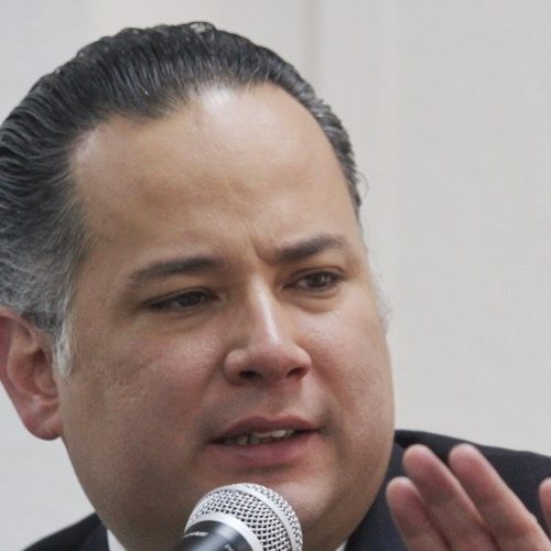 Exfiscal electoral, Santiago Nieto, denuncia que el gobierno
trató de callarlo con dinero por el caso Odebrecht