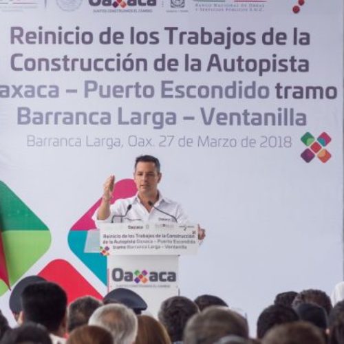 Tras una década abandonada, Alejandro Murat reinicia obras
de construcción de la carretera a la Costa