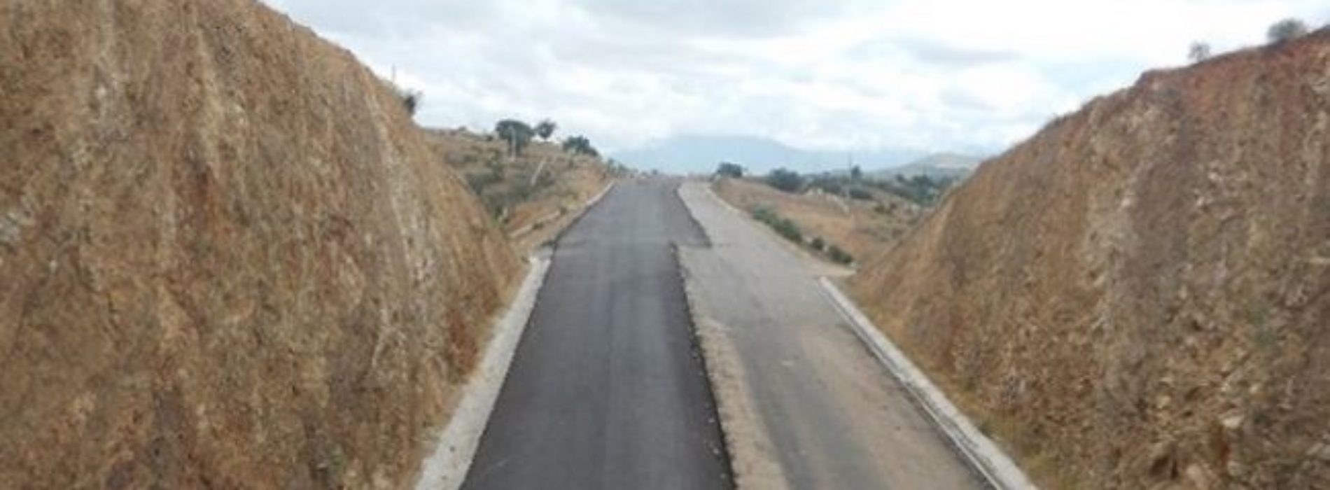 Hoy se prevé reactivación de la construcción de la carretera
Oaxaca-Puerto Escondido