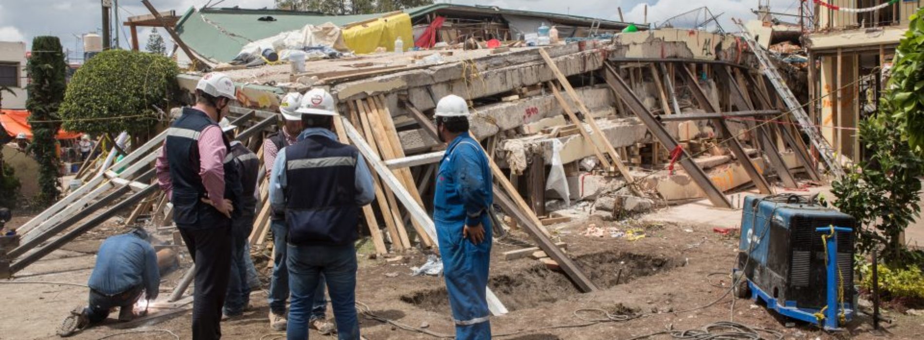 Padres de niña fallecida en Rébsamen presentan queja ante
CNDH; acusan desorganización en el rescate