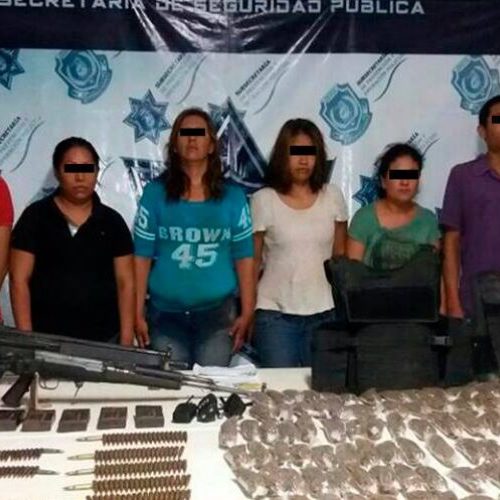 Detienen a 6 personas ligadas con el asesinato de policías
en Zihuatanejo