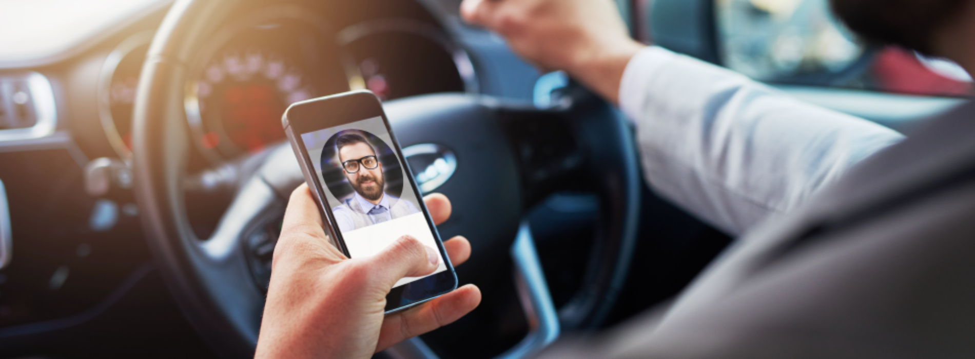 Uber busca mejorar la seguridad de sus viajes con fotos
actualizadas de sus conductores y selfies