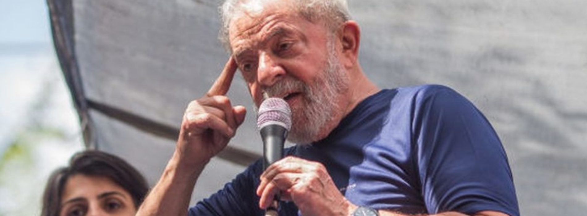 10 mensajes del último discurso de Lula antes de entregarse
a las autoridades en Brasil