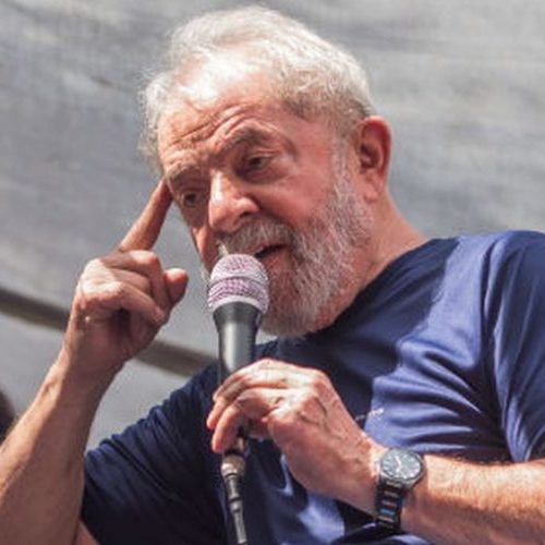 10 mensajes del último discurso de Lula antes de entregarse
a las autoridades en Brasil