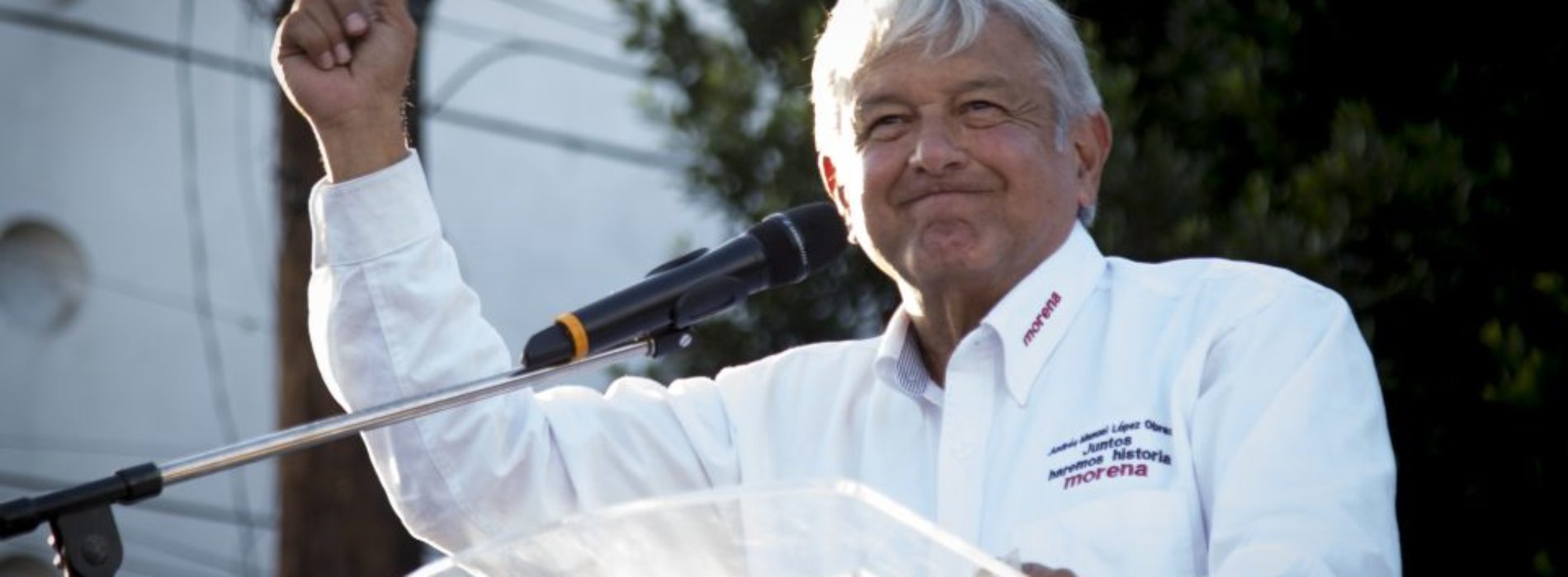 A ras de tierra y sin asesores de imagen: AMLO se prepara
para el primer debate