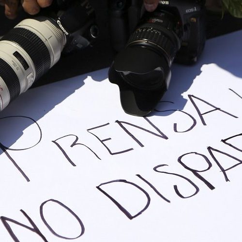 Periodistas de Tijuana son amenazados con videos y una
manta