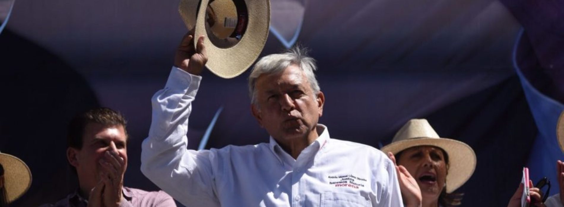 López Obrador exige a las Fuerzas Armadas dejar de
ametrallar a diestra y siniestra