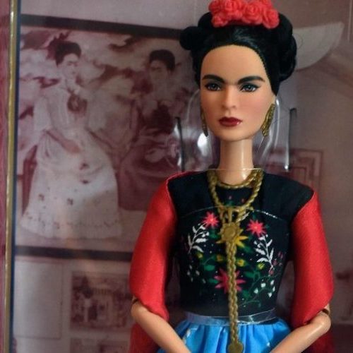 Por qué un juez prohibió la venta en México de la muñeca
Barbie de Frida Kahlo