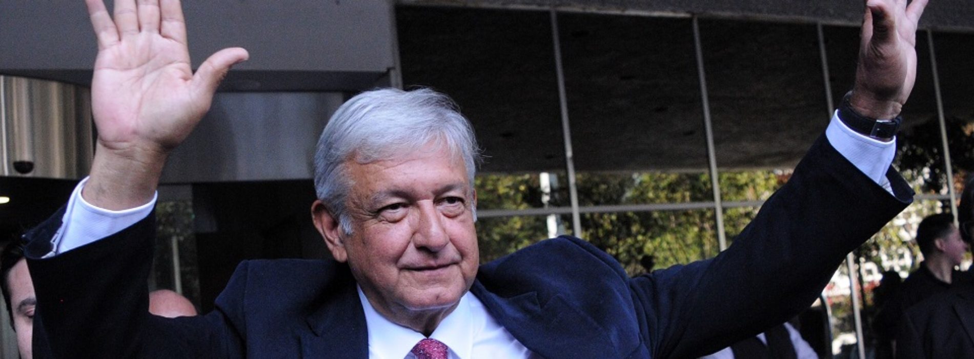 El INE ordena a Morena retirar cuatro spots en cuatro
estados donde sale AMLO